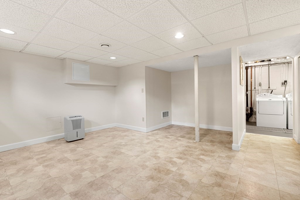 15 Elmont Road Lowell, MA 01852 - Photo 18 of 38 Gallery Image 18