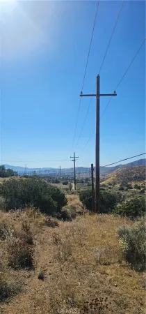 a view of a big room with a yard