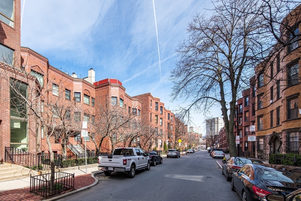39 Symphony Road, Unit C Boston, MA 02115 - Photo 3 of 24