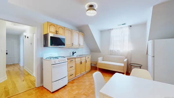 $2,350 | 86 Edwards Street, Unit 3, New Haven, CT 06511