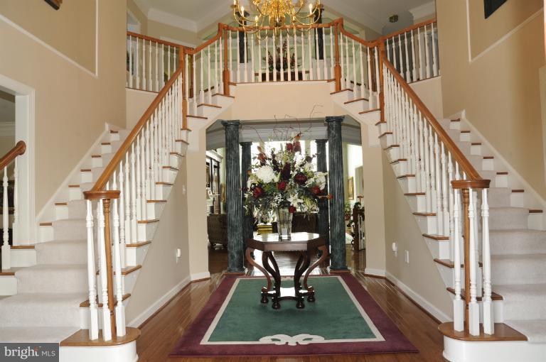 7709 Brink Road Gaithersburg, MD 20882 - Photo 14 of 30 Foyer