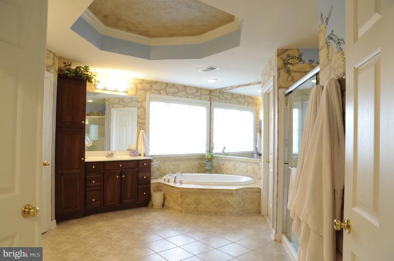 7709 Brink Road Gaithersburg, MD 20882 - Photo 21 of 30 Bath (Master)