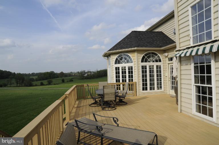 7709 Brink Road Gaithersburg, MD 20882 - Photo 5 of 30 Deck