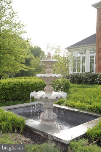 7709 Brink Road Gaithersburg, MD 20882 - Photo 6 of 30 Front Fountain