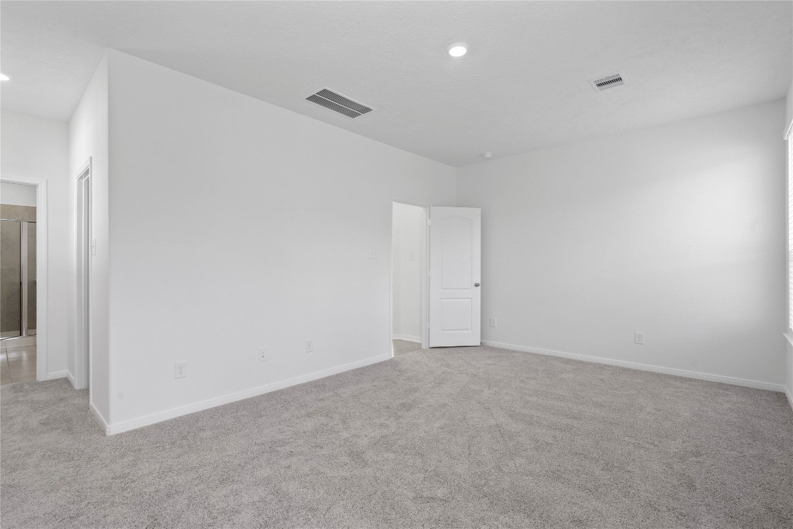 833 Mustang Rdg Terrace Magnolia, TX 77354 - Photo 15 of 21 an empty room with an entryway