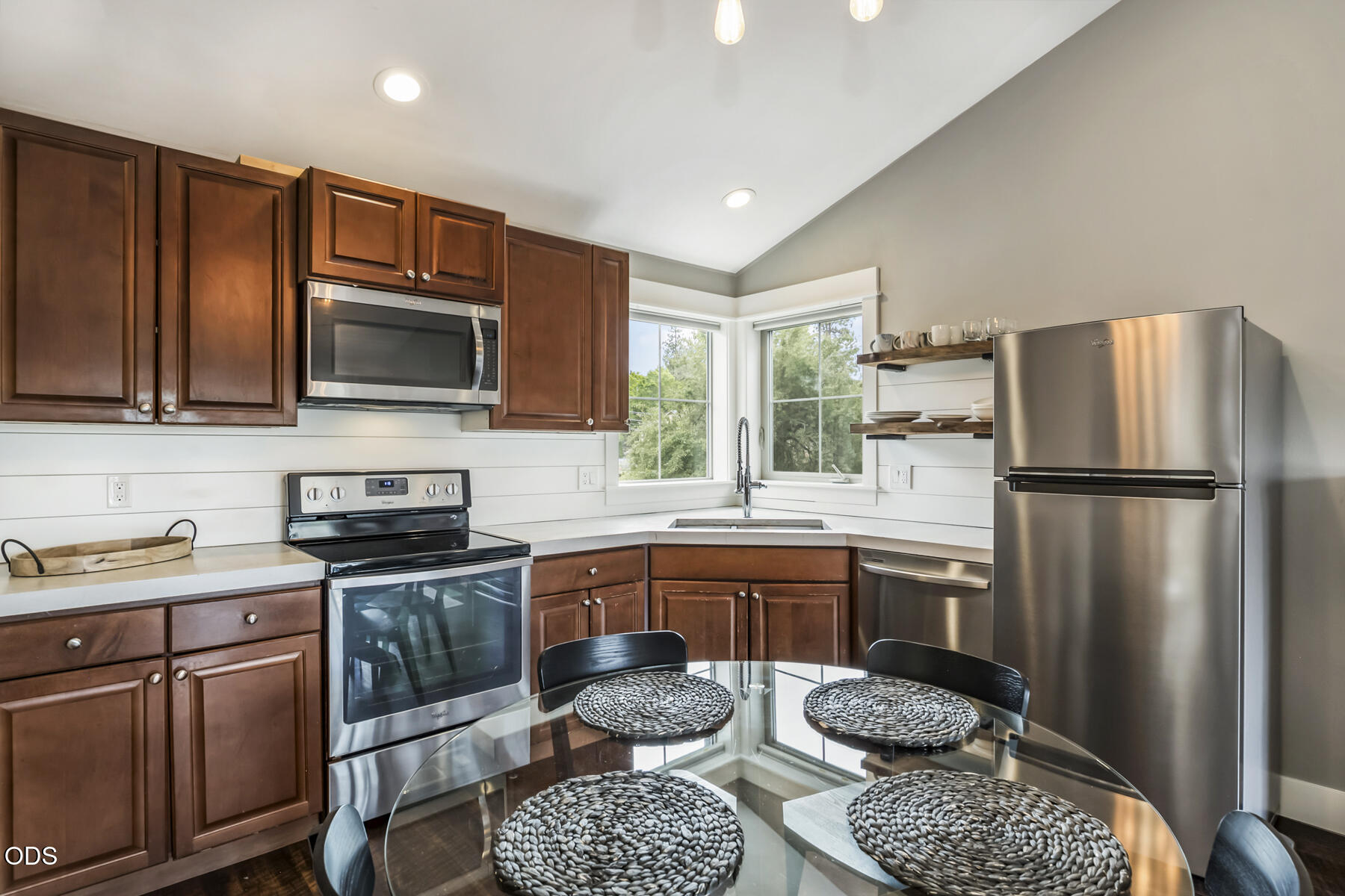 454 Northeast Burnside Avenue Bend, OR 97701 - Photo 46 of 62