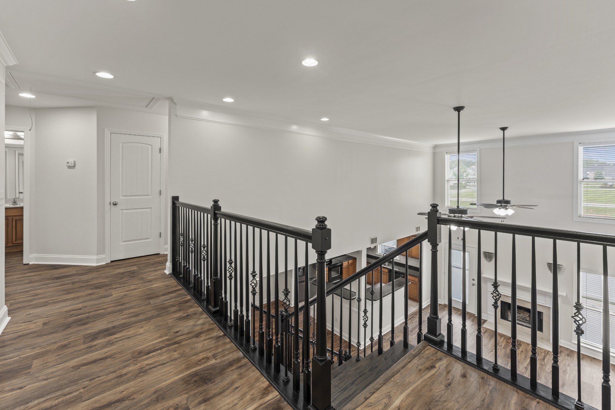 17 ANDERTON Drive Winchester, TN 37398 - Photo 22 of 42 a view of a hallway with wooden floor