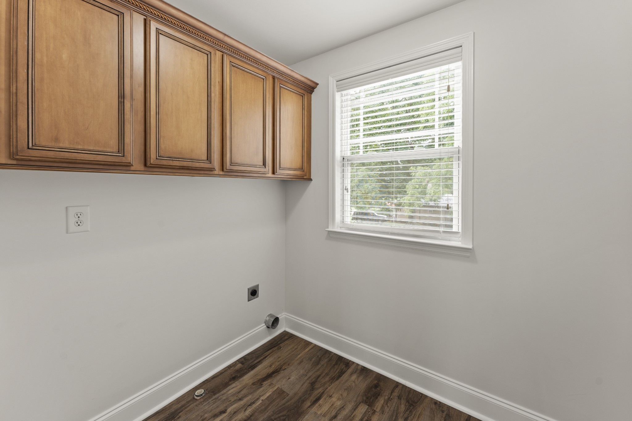 17 ANDERTON Drive Winchester, TN 37398 - Photo 23 of 42 a view of small space with a window
