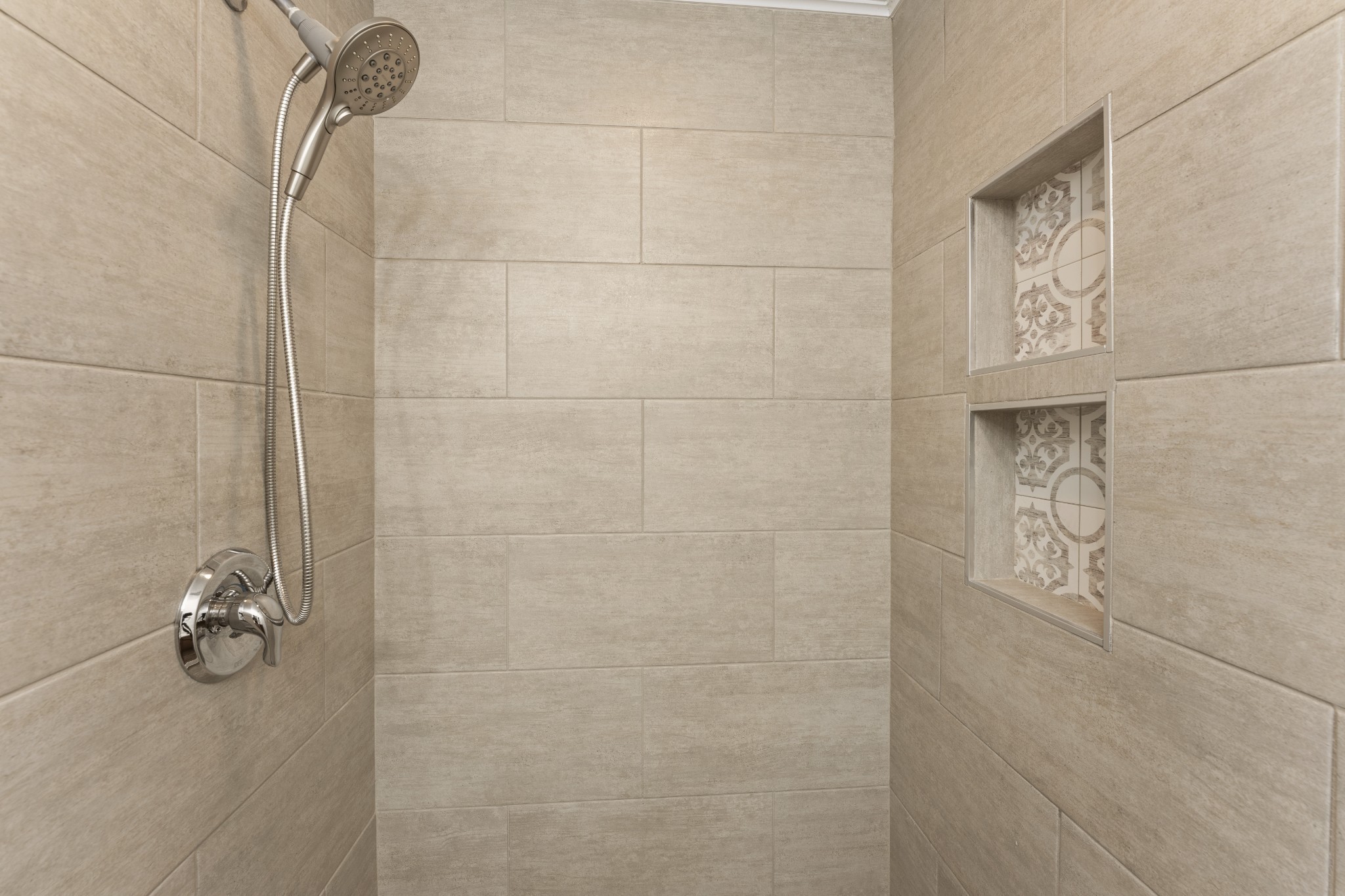 17 ANDERTON Drive Winchester, TN 37398 - Photo 30 of 42 a bathroom with a shower