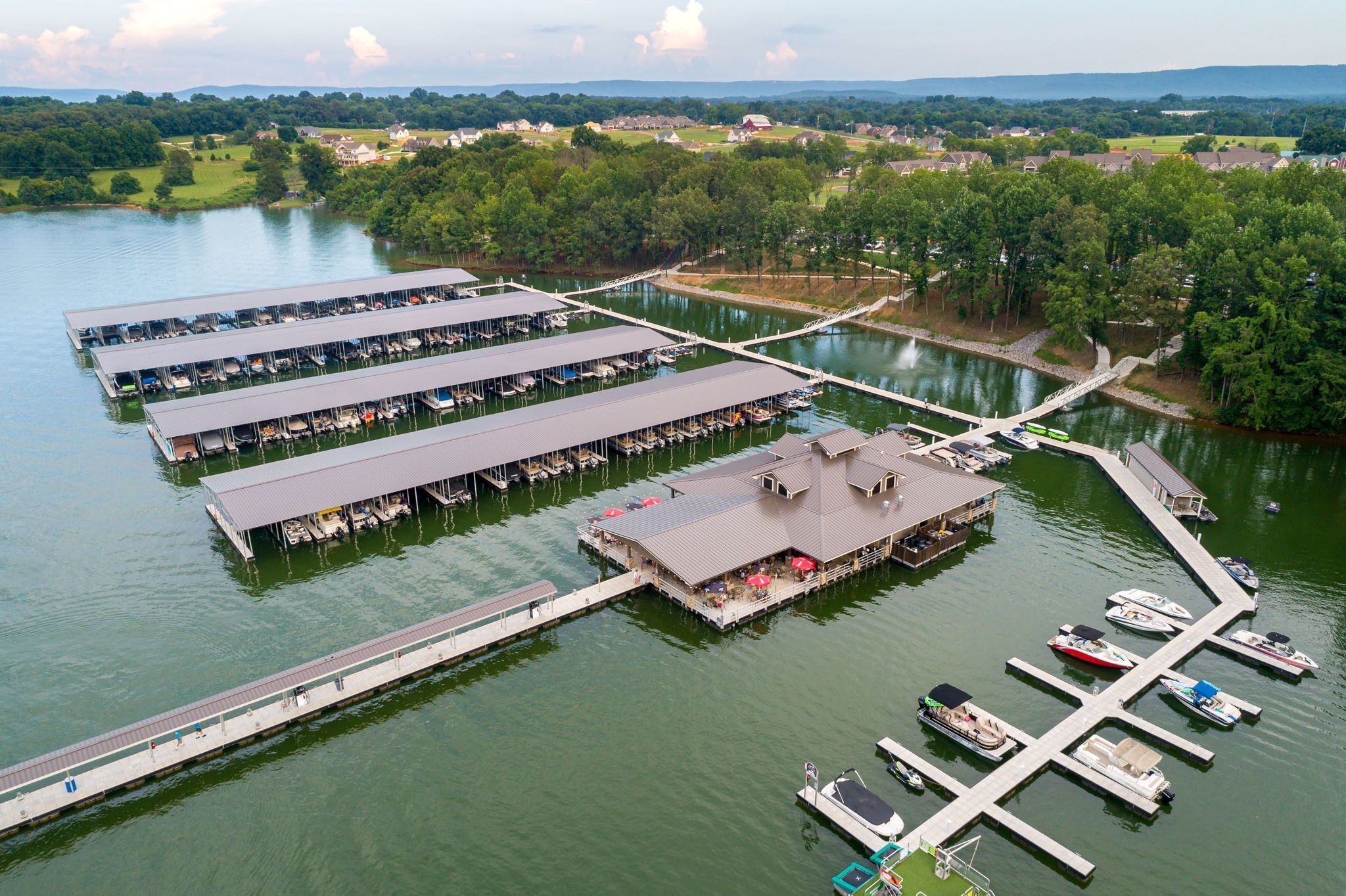 17 ANDERTON Drive Winchester, TN 37398 - Photo 42 of 42 an aerial view of a house with a garden and lake view