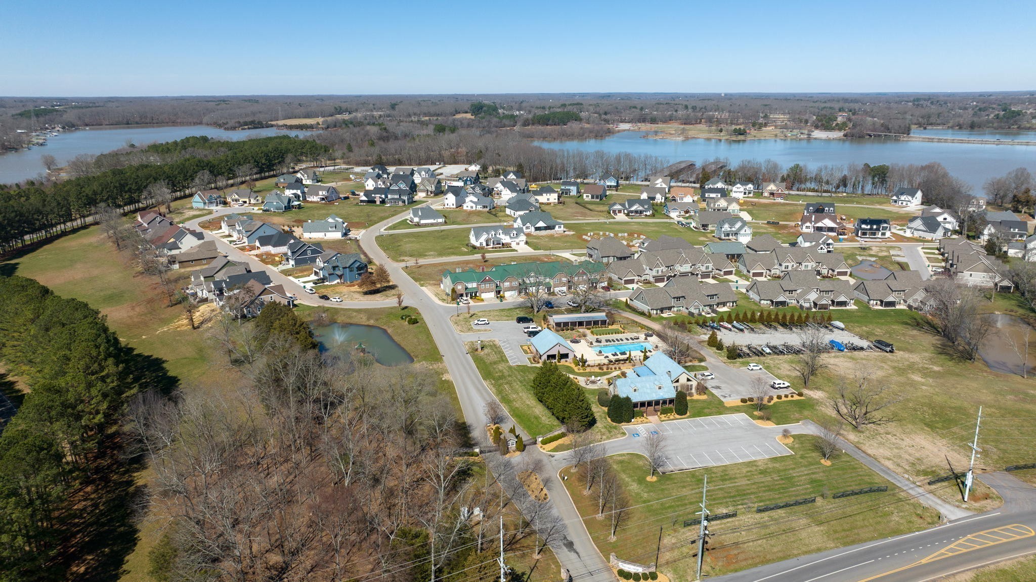 17 ANDERTON Drive Winchester, TN 37398 - Photo 5 of 42 an aerial view of a city