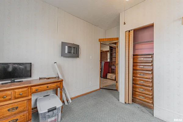 $75,000 | 988 West Forsyth Road, Decatur, IL 62526
