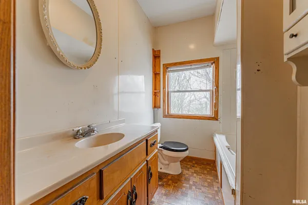 $75,000 | 988 West Forsyth Road, Decatur, IL 62526
