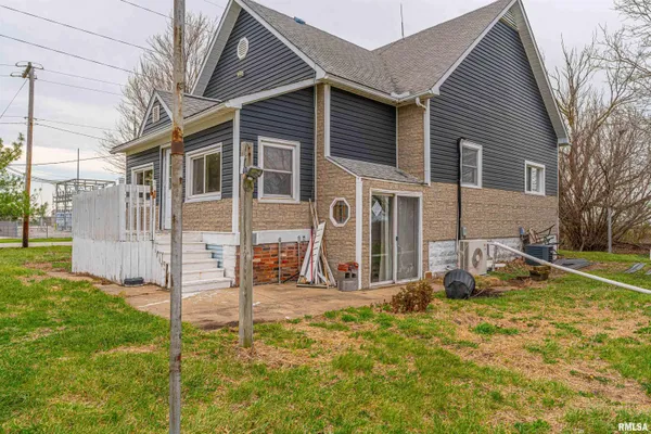 $75,000 | 988 West Forsyth Road, Decatur, IL 62526