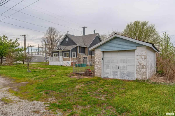 $75,000 | 988 West Forsyth Road, Decatur, IL 62526