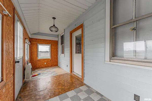 $75,000 | 988 West Forsyth Road, Decatur, IL 62526