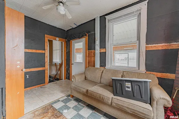 $75,000 | 988 West Forsyth Road, Decatur, IL 62526