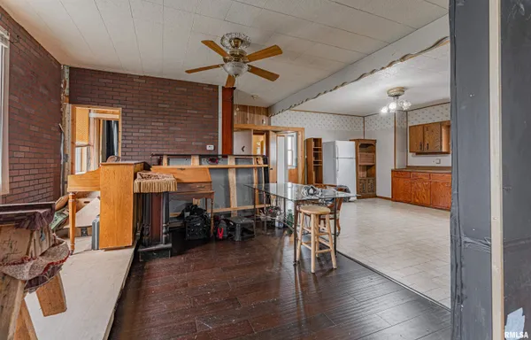 $75,000 | 988 West Forsyth Road, Decatur, IL 62526