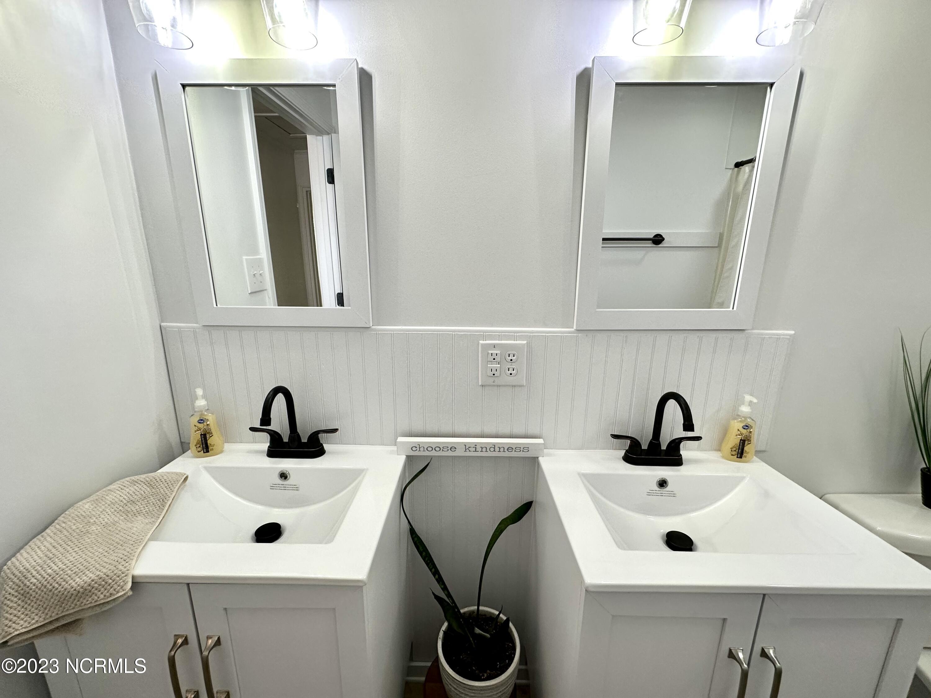 2308 Briarfield Road Kinston, NC 28501 - Photo 19 of 23 IMG_9594 2