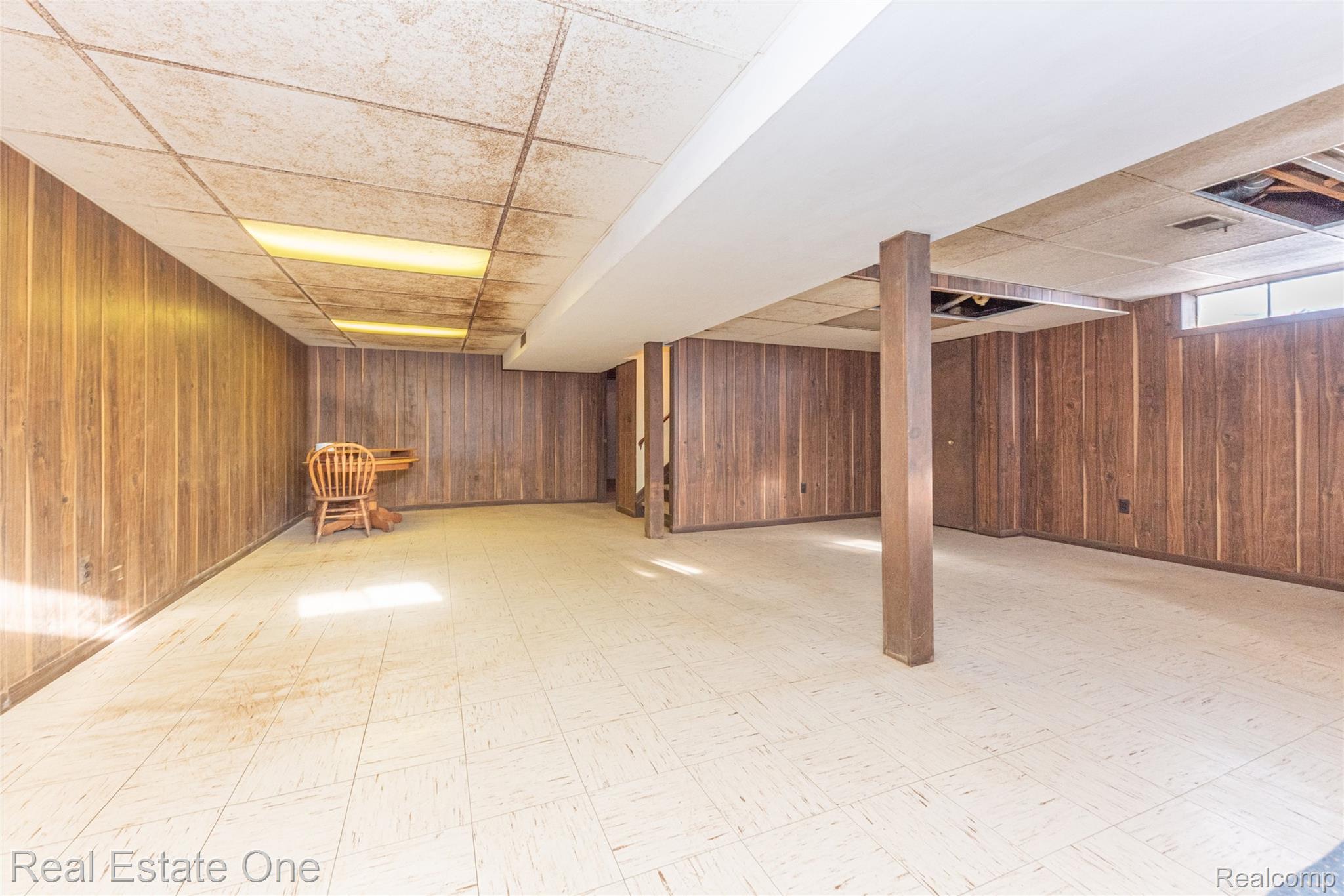 22700 Griswold Road South Lyon, MI 48178 - Photo 47 of 51 046_40.jpg