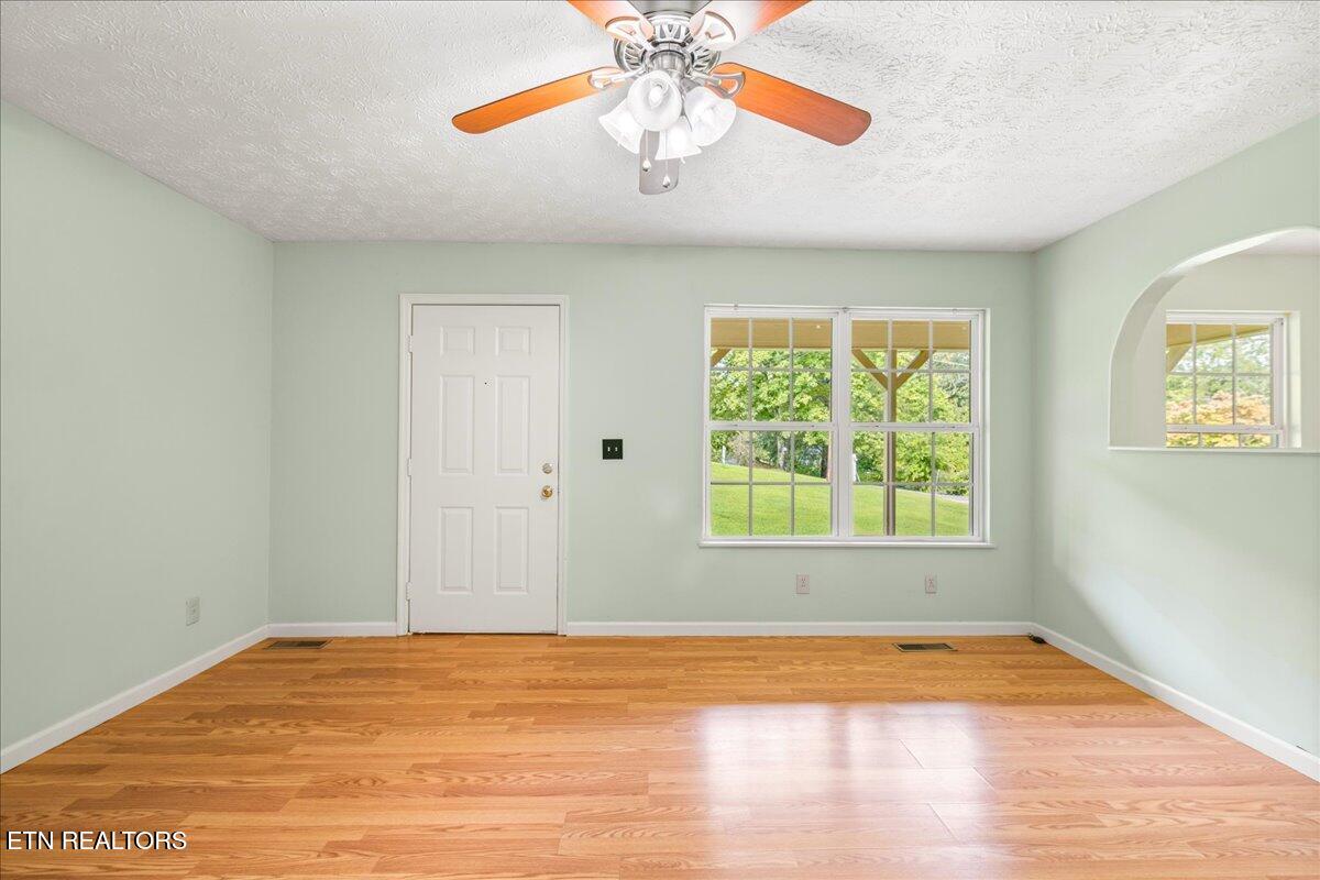 810 South 17th Street La Follette, TN 37766 - Photo 11 of 35 26-17th st