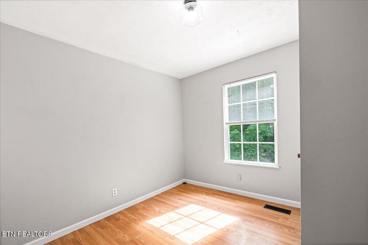 810 South 17th Street La Follette, TN 37766 - Photo 14 of 35 23-17th st