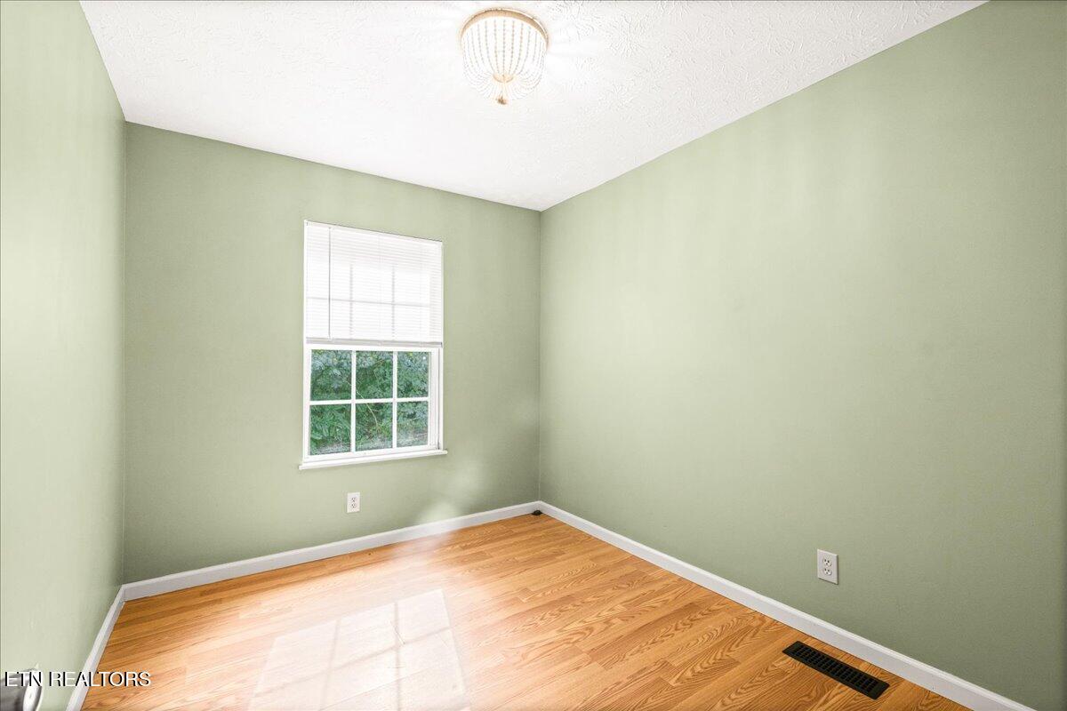 810 South 17th Street La Follette, TN 37766 - Photo 17 of 35 20-17th st