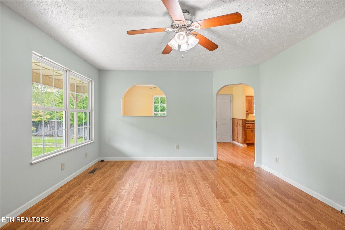 810 South 17th Street La Follette, TN 37766 - Photo 32 of 35 05-17th st