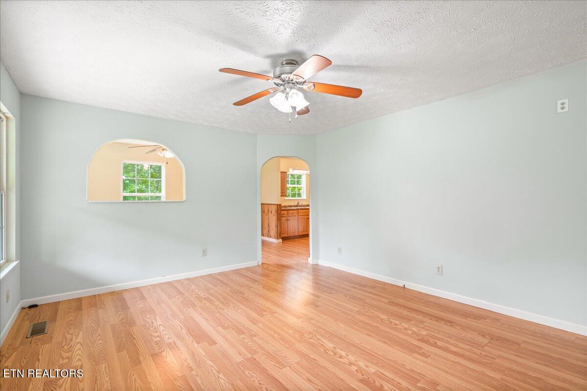 810 South 17th Street La Follette, TN 37766 - Photo 33 of 35 04-17th st