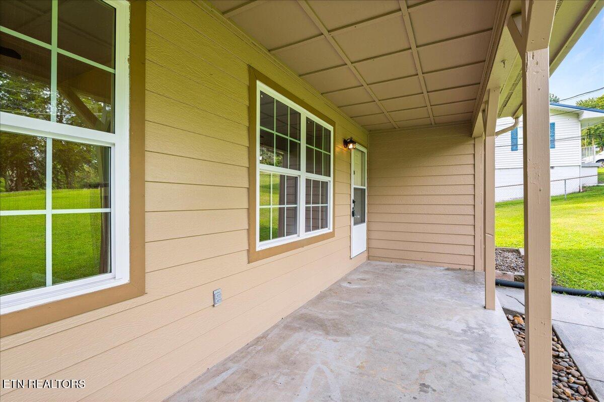 810 South 17th Street La Follette, TN 37766 - Photo 10 of 35 27-17th st