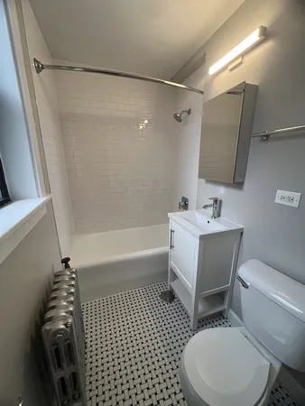 $2,067 | 426 West Belmont Avenue, Unit 1001, Chicago, IL 60657