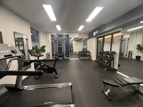 $2,067 | 426 West Belmont Avenue, Unit 1001, Chicago, IL 60657
