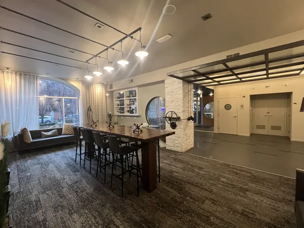 $2,067 | 426 West Belmont Avenue, Unit 1001, Chicago, IL 60657