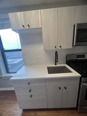 $2,067 | 426 West Belmont Avenue, Unit 1001, Chicago, IL 60657
