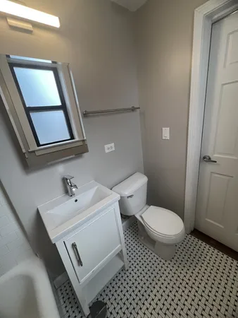 $2,067 | 426 West Belmont Avenue, Unit 1001, Chicago, IL 60657