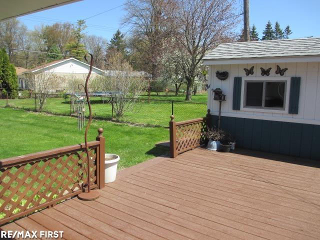 6004 Lakeshore Road Fort Gratiot, MI 48059 - Photo 8 of 33