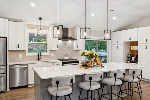 $923,400 | 505 Oakley Drive, Nashville, TN 37220