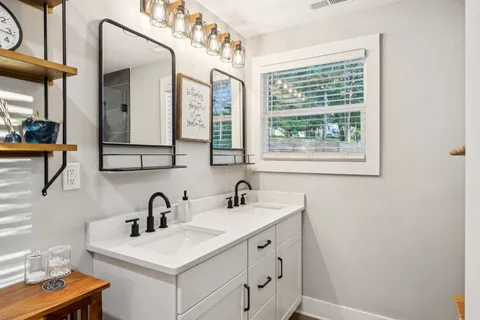 $923,400 | 505 Oakley Drive, Nashville, TN 37220