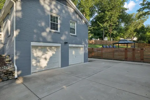 $923,400 | 505 Oakley Drive, Nashville, TN 37220