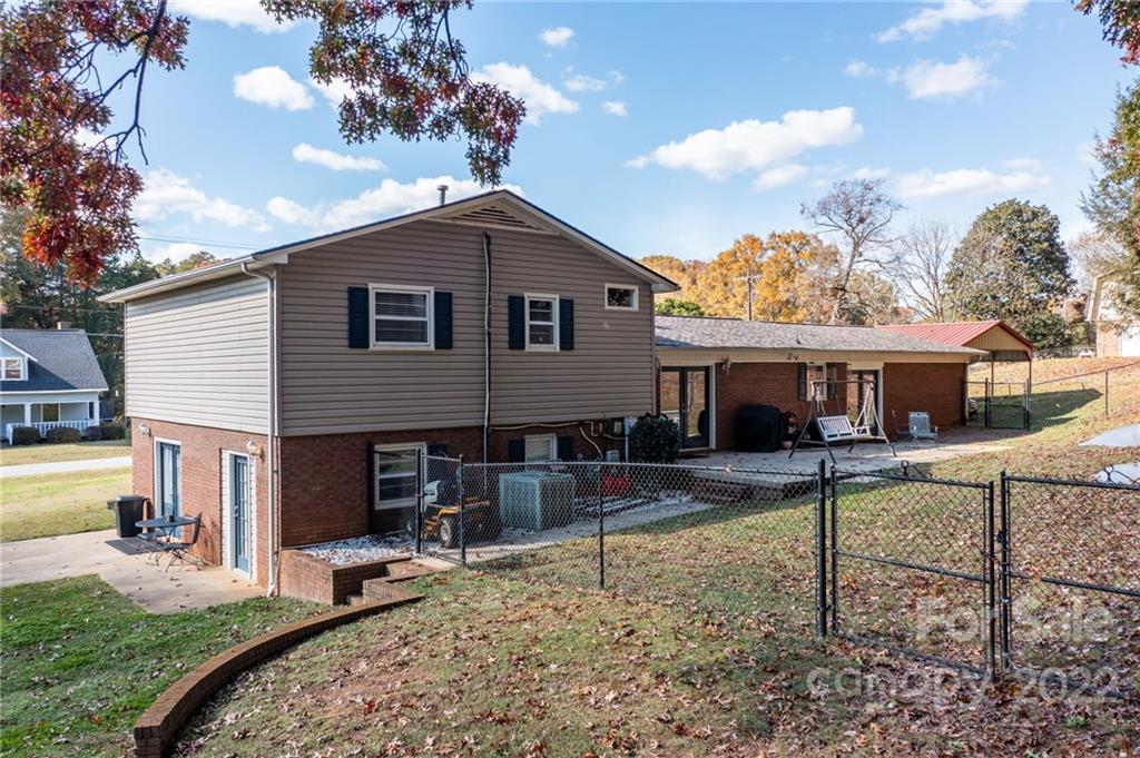 760 Wildlife Access Road Hickory, NC 28601 - Photo 12 of 44 Gallery Image 12