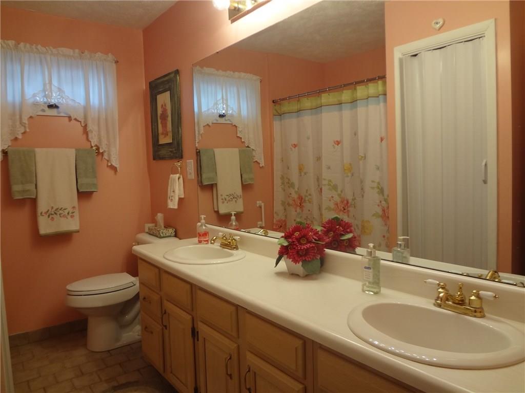 2303 Wigwam Road Aliquippa, PA 15001 - Photo 17 of 21 Bathroom