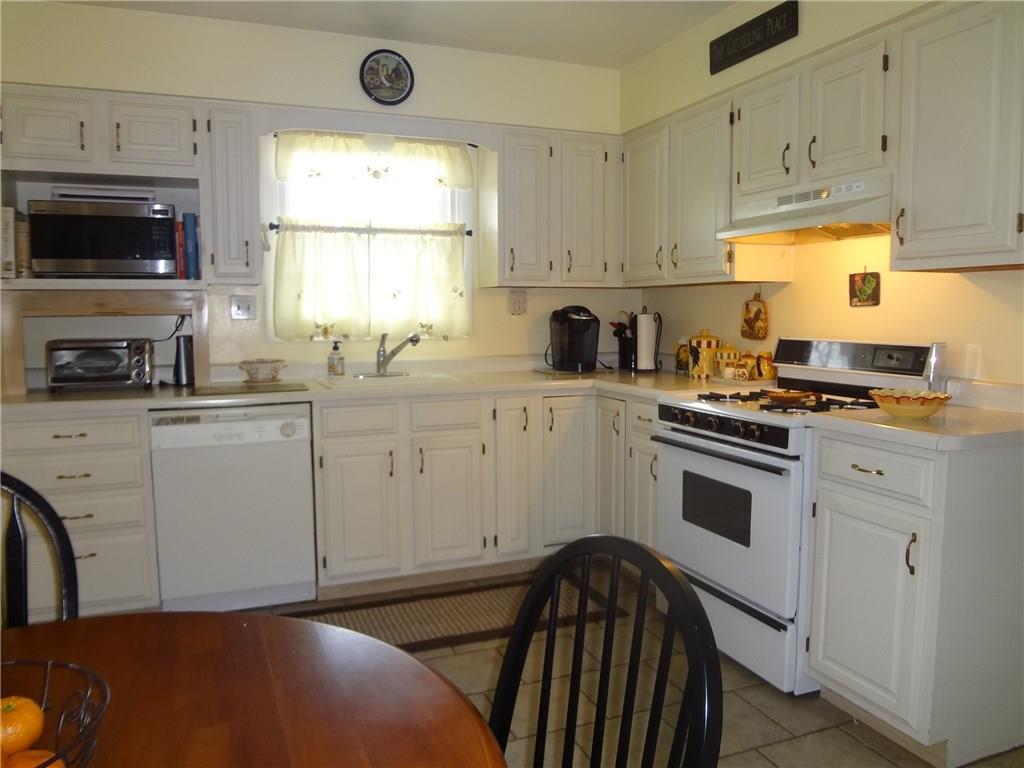 2303 Wigwam Road Aliquippa, PA 15001 - Photo 9 of 21 Kitchen