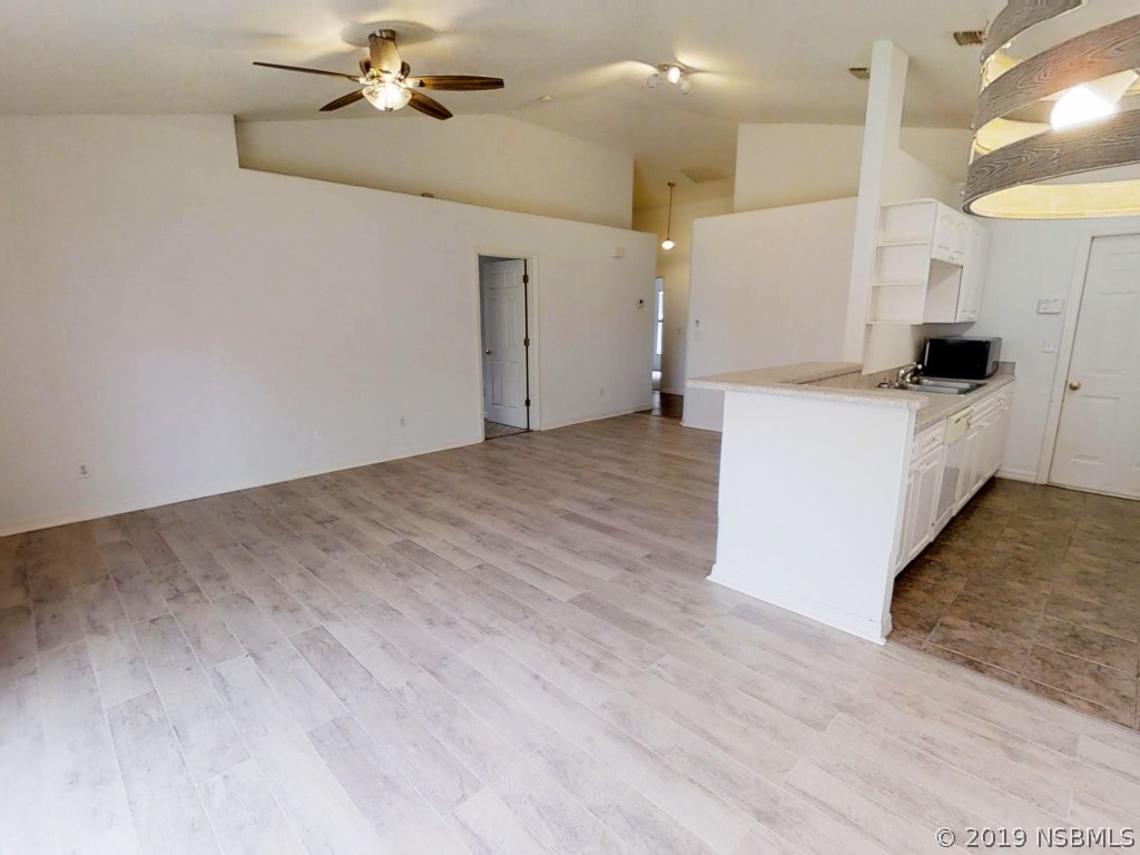1023 Ruth Drive Edgewater, FL 32132 - Photo 12 of 38 Gallery Image 12