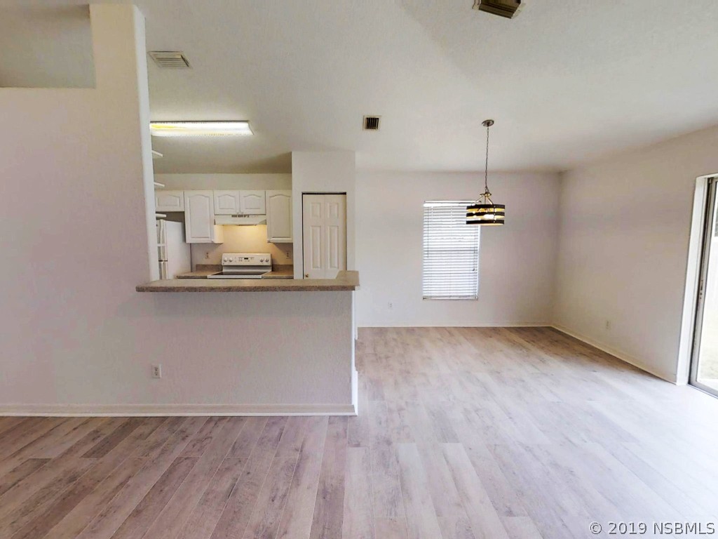 1023 Ruth Drive Edgewater, FL 32132 - Photo 6 of 38 Gallery Image 6