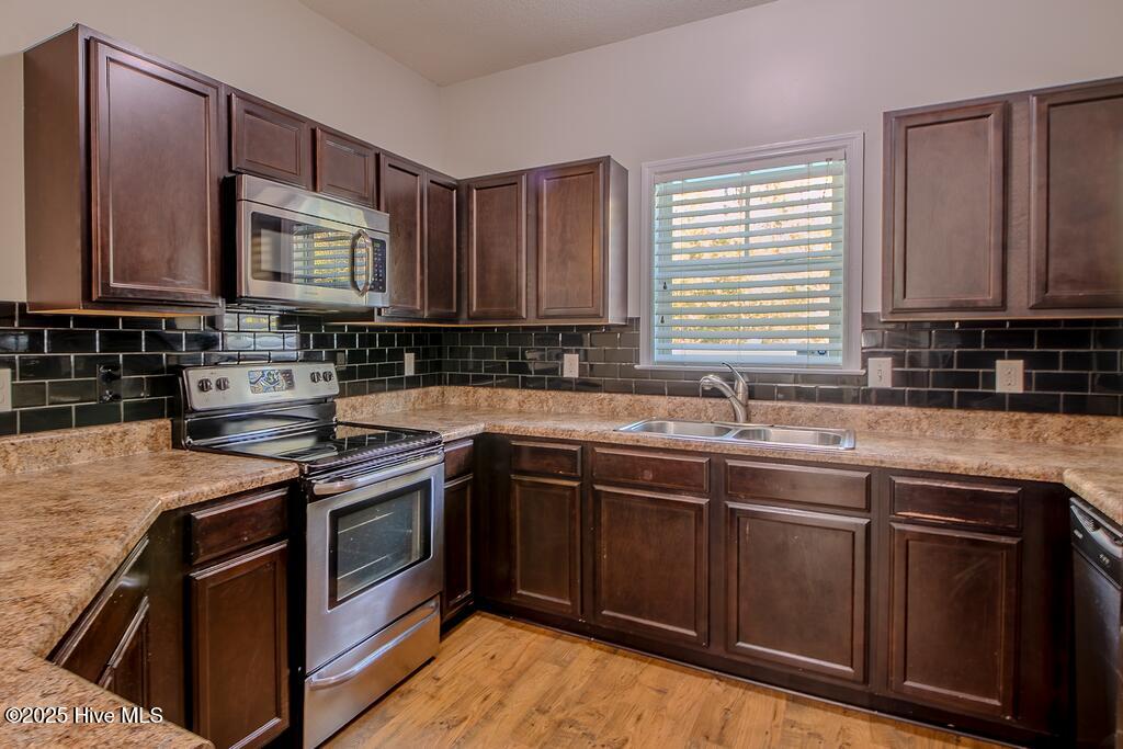 110 Caldwell Loop Jacksonville, NC 28546 - Photo 14 of 41 IMG_7710-HDR