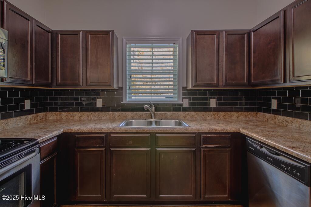 110 Caldwell Loop Jacksonville, NC 28546 - Photo 15 of 41 IMG_7716-HDR