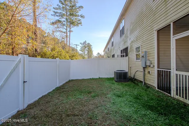 $230,000 | 110 Caldwell Loop, Jacksonville, NC 28546