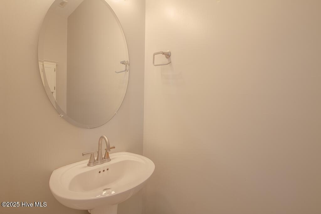 110 Caldwell Loop Jacksonville, NC 28546 - Photo 7 of 41 IMG_7686-HDR