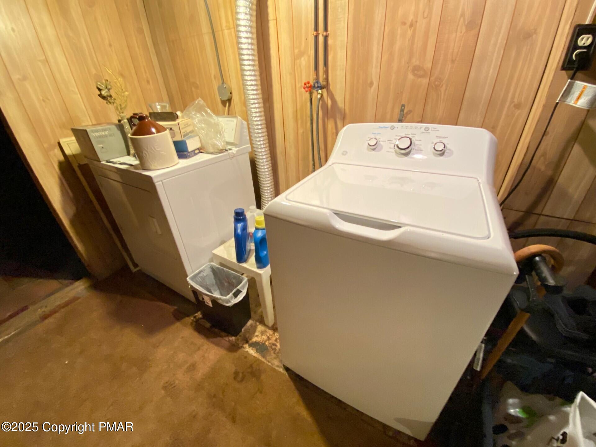 1 West Ridge Street Coaldale, PA 18218 - Photo 78 of 78 a utility room with dryer and washer