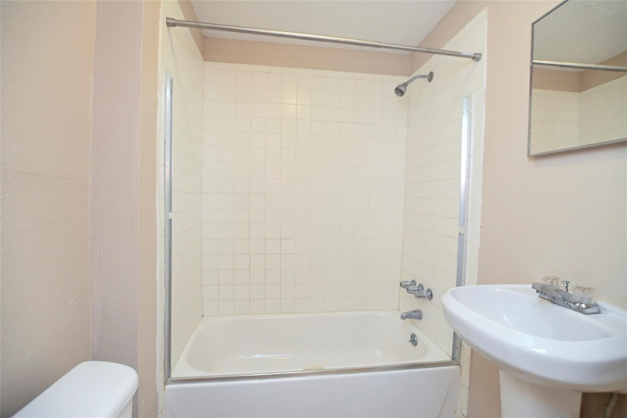2003 McClendon Street, Unit 4 Houston, TX 77030 - Photo 15 of 19